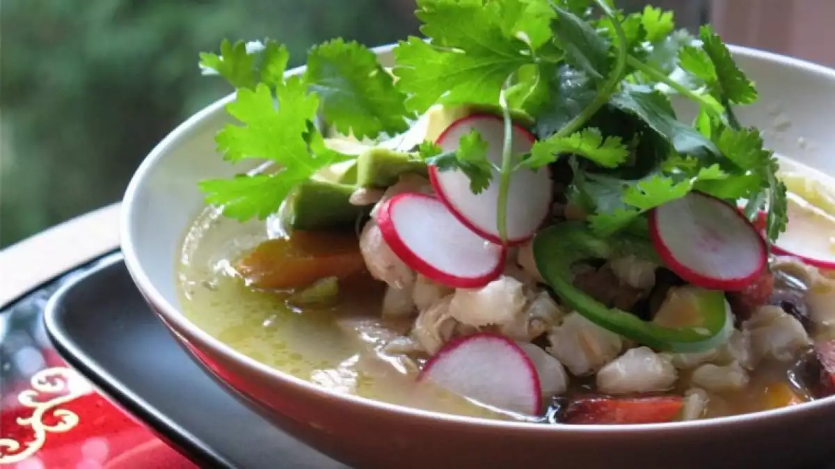 The three main types of pozole are blanco/white, verde/green and rojo/red.